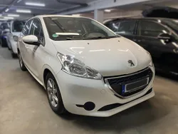 Weiß Gebraucht 2014 Peugeot 208 Active Kleinwagen | 3.990 € (Superpreis)