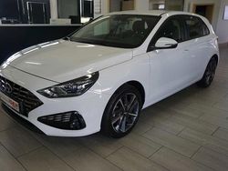 Weiss Gebraucht 2024 Hyundai i30 Pure Limousine | 24.810 € (Teuer)