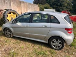 Silber Gebraucht 2009 Mercedes B200 Van / Kleinbus | 2.200 € (Fairer Preis)