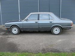 Grau Gebraucht 1985 BMW 535 Limousine | 5.000 €