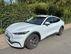Weiß Gebraucht 2021 Ford Mustang Mach-E SUV | 34.500 € (Fairer Preis)