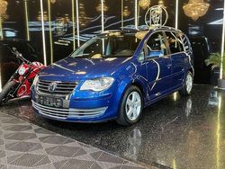 Blau Gebraucht 2010 VW Touran Van / Kleinbus | 5.999 € (Guter Preis)