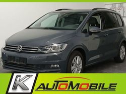 Grau Gebraucht 2023 VW Touran Van / Kleinbus | 31.980 € (Fairer Preis)
