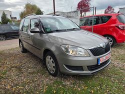 Beige Gebraucht 2011 Skoda Roomster Kombi | 2.990 € (Fairer Preis)