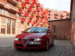 Rot Gebraucht 2004 Alfa Romeo GT Coupé | 14.500 €