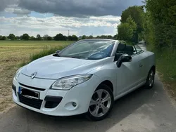 Weiß Gebraucht 2011 Renault Mégane Cabriolet Dynamique Cabrio | 5.399 € (Fairer Preis)
