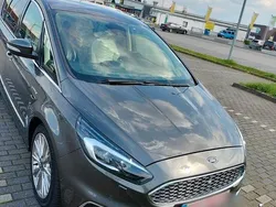 Grau Gebraucht 2018 Ford S-MAX Vignale Van / Kleinbus | 22.999 € (Teuer)