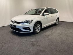 Weiß Gebraucht 2020 VW Golf VII R-line Kombi | 16.700 € (Fairer Preis)