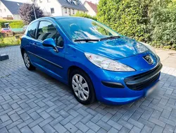 Blau Gebraucht 2006 Peugeot 207 Kleinwagen | 2.000 € (Etwas zu teuer)