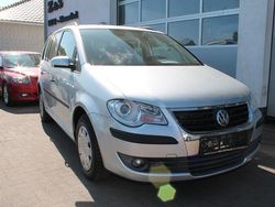 Silber Gebraucht 2007 VW Touran Conceptline Van / Kleinbus | 4.444 € (Etwas zu teuer)