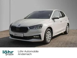Weiß Gebraucht 2024 Skoda Fabia Essence Limousine | 15.780 € (Guter Preis)
