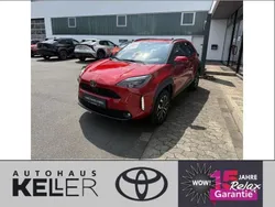 Rot Neu 2025 Toyota Yaris Cross SUV | 32.360 €