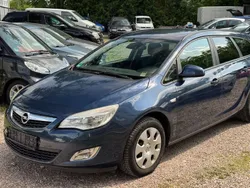 Blau Gebraucht 2011 Opel Astra Design Edition Kombi | 5.999 € (Fairer Preis)