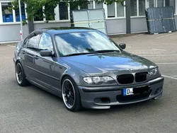 Grau Gebraucht 2003 BMW 325 M Sport Limousine | 16.400 €