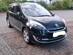 Schwarz Gebraucht 2012 Renault Scénic Van / Kleinbus | 5.800 € (Etwas zu teuer)