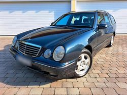 Blau Gebraucht 2002 Mercedes E280 Avantgarde Kombi | 3.500 € (Fairer Preis)