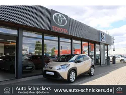 Beige Gebraucht 2023 Toyota Aygo Pulse Kleinwagen | 12.740 €