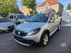 Grün Gebraucht 2010 Dacia Sandero Stepway Kleinwagen | 4.900 € (Etwas zu teuer)