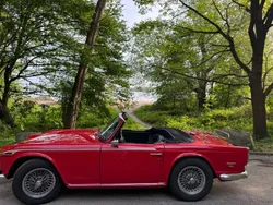 Rot Gebraucht 1968 Triumph TR 250 Cabrio | 37.800 €