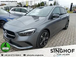 Lack mountaingrau (metallic) Gebraucht 2023 Mercedes B220 Progressive Van / Kleinbus | 35.939 € (Fairer Preis)