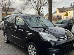 Schwarz Gebraucht 2015 Citroën Berlingo SELECTION Van / Kleinbus | 6.800 € (Fairer Preis)