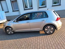 Grau Gebraucht 2019 VW e-Golf Kleinwagen | 17.000 € (Teuer)