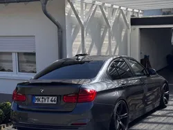 Grau Gebraucht 2012 BMW 320 Sport Line Limousine | 10.900 € (Fairer Preis)