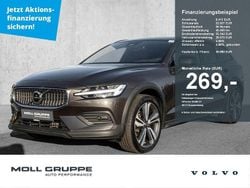 Grau Gebraucht 2023 Volvo V60 CC Plus Kombi | 36.980 € (Guter Preis)