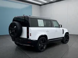 Weiß Gebraucht 2024 Land Rover Defender SUV | 86.649 € (Etwas zu teuer)