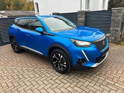 Blau Gebraucht 2022 Peugeot 2008 Allure SUV | 18.999 € (Guter Preis)