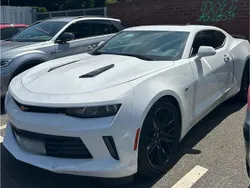 Weiß Gebraucht 2018 Chevrolet Camaro Coupé | 20.000 €