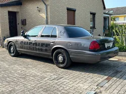 Grau Gebraucht 2008 Ford Crown Limousine | 15.400 €