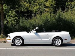 Weiß Gebraucht 2008 Ford Mustang Premium Cabrio | 12.399 €