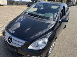 Schwarz Gebraucht 2010 Mercedes B180 Sport Edition Van / Kleinbus | 6.990 € (Etwas zu teuer)