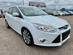 Weiß Gebraucht 2011 Ford Focus Titanium Kombi | 5.750 € (Fairer Preis)