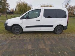 Weiß Gebraucht 2016 Citroën Berlingo Abholung | 6.900 € (Etwas zu teuer)