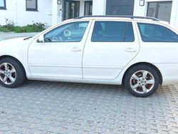 Weiß Gebraucht 2012 Skoda Octavia Kombi | 9.500 € (Etwas zu teuer)