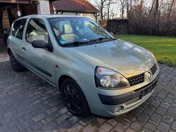 Grau Gebraucht 2002 Renault Clio II Authentique Limousine | 1.500 € (Guter Preis)