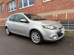 Silber Gebraucht 2012 Renault Clio IV Dynamique Limousine | 3.999 € (Guter Preis)