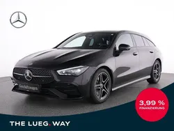 Schwarz metalliclack kosmossc Gebraucht 2025 Mercedes CLA200 Shooting Brake AMG Kombi | 39.499 €