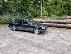 Schwarz Gebraucht 1995 Mercedes E320 Kombi | 14.999 €