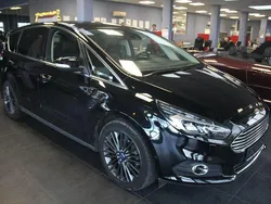 Schwarz Gebraucht 2016 Ford S-MAX Titanium Van / Kleinbus | 17.980 € (Fairer Preis)