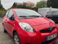 Rot Gebraucht 2009 Toyota Yaris Limousine | 5.490 € (Fairer Preis)