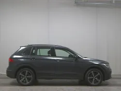 Grau Gebraucht 2022 VW Tiguan Life SUV | 18.980 € (Superpreis)