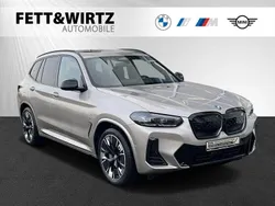 Kaschmirsilber Gebraucht 2023 BMW iX3 Impressive SUV | 56.480 € (Teuer)