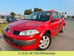 Rot Gebraucht 2005 Renault Mégane II Dynamique Limousine | 999 € (Guter Preis)
