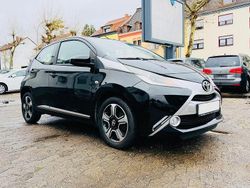 Schwarz Gebraucht 2015 Toyota Aygo X-clusiv Kleinwagen | 5.900 € (Fairer Preis)
