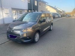 Grau Gebraucht 2023 Toyota Proace City City Van / Kleinbus | 21.990 € (Superpreis)