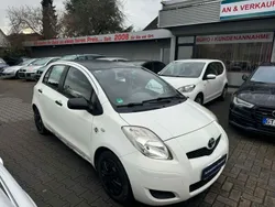 Weiß Gebraucht 2010 Toyota Yaris Basis Kleinwagen | 2.850 € (Fairer Preis)