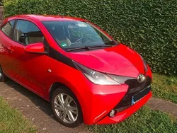 Rot Gebraucht 2015 Toyota Aygo Kleinwagen | 6.800 € (Fairer Preis)